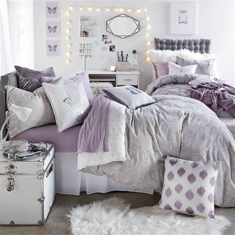 purple dorm room